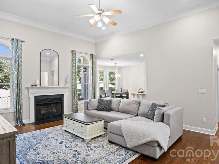142 Fairway Drive, Mooresville, NC 28117.  MLS# CAR4416164, YatesRealty ID 54005. 