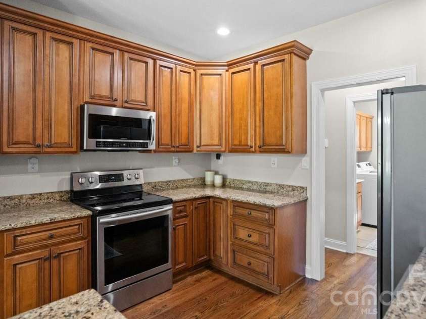 142 Fairway Drive, Mooresville, NC 28117.  MLS# CAR4416164, YatesRealty ID 54005. 
