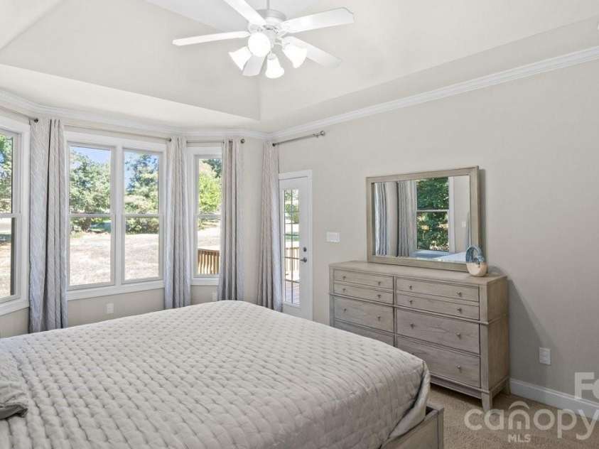 142 Fairway Drive, Mooresville, NC 28117.  MLS# CAR4416164, YatesRealty ID 54005. 