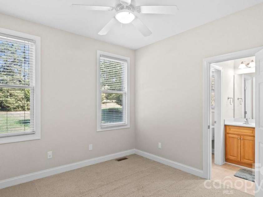 142 Fairway Drive, Mooresville, NC 28117.  MLS# CAR4416164, YatesRealty ID 54005. 