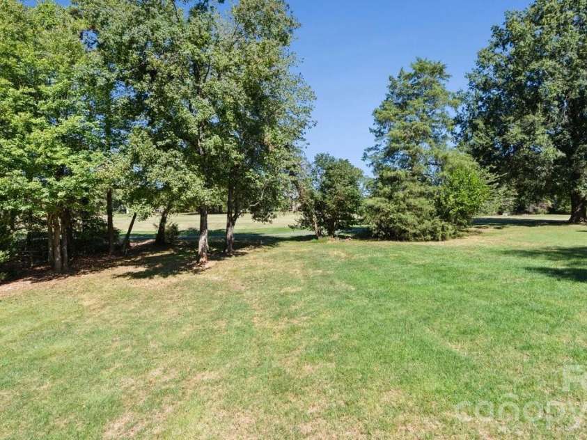 142 Fairway Drive, Mooresville, NC 28117.  MLS# CAR4416164, YatesRealty ID 54005. 
