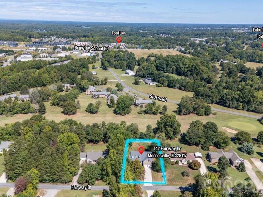 142 Fairway Drive, Mooresville, NC 28117.  MLS# CAR4416164, YatesRealty ID 54005. 