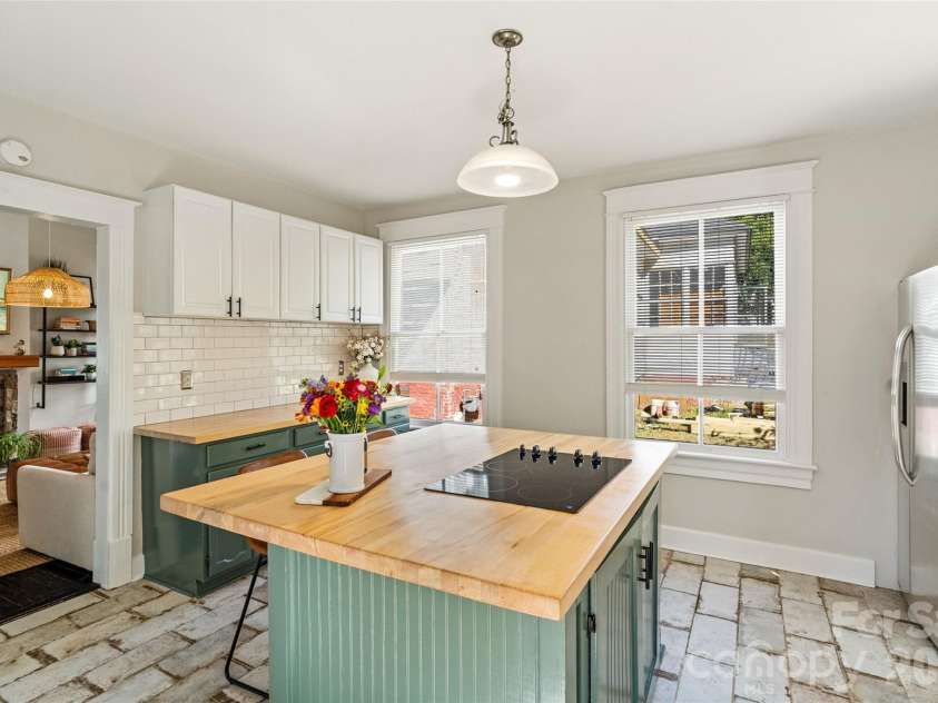 233 Marion Street, Rock Hill, SC 29730.  MLS# CAR4415460, YatesRealty ID 54008. And lingering a little longer