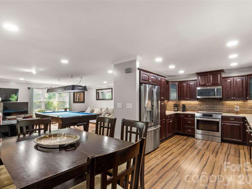 1154 Birchwood Drive, Clover, SC 29710.  MLS# CAR4425698, YatesRealty ID 54009. Remodeled Kitchen