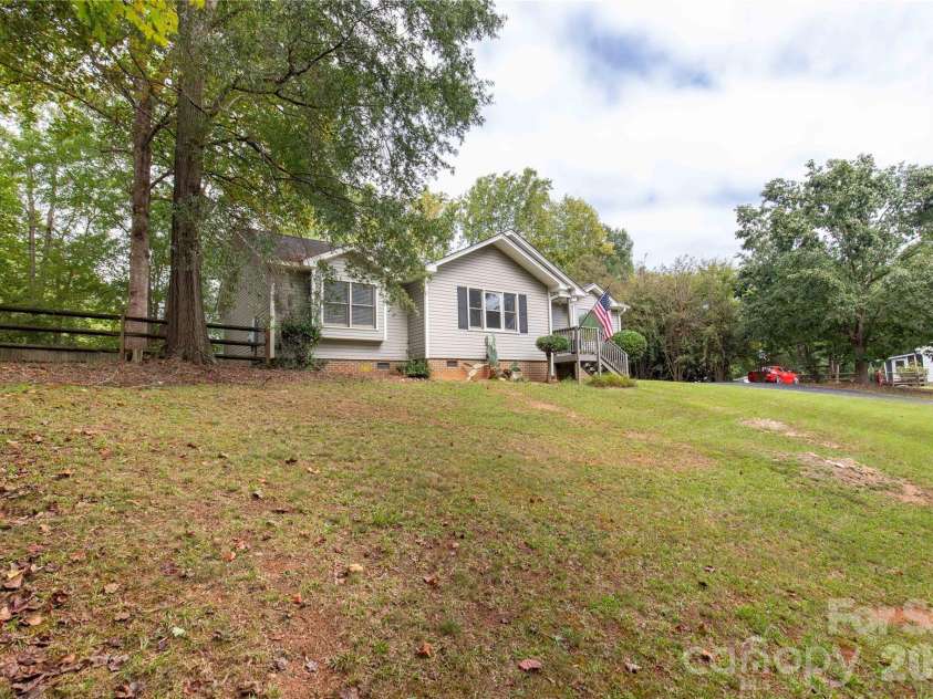 1154 Birchwood Drive, Clover, SC 29710.  MLS# CAR4425698, YatesRealty ID 54009. View from road
