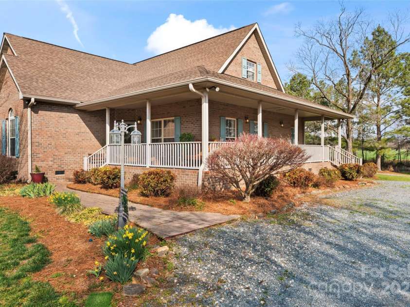 158 White Road, Wadesboro, NC 28170.  MLS# CAR4207343, YatesRealty ID 5401. 