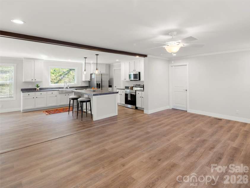 502 Hutch Mountain Road, Fletcher, NC 28732.  MLS# CAR4356159, YatesRealty ID 5401. 
