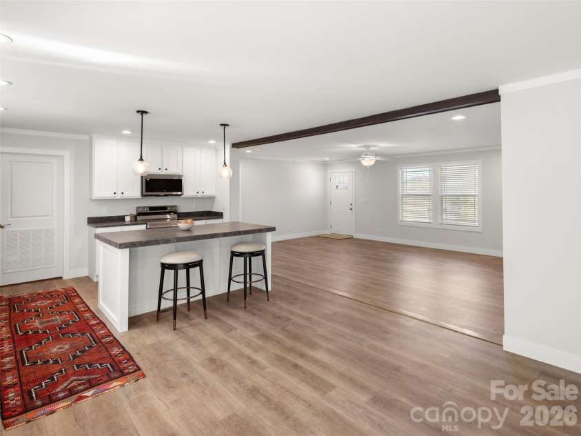 502 Hutch Mountain Road, Fletcher, NC 28732.  MLS# CAR4356159, YatesRealty ID 5401. 