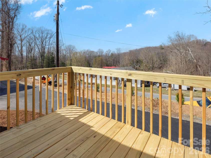 502 Hutch Mountain Road, Fletcher, NC 28732.  MLS# CAR4356159, YatesRealty ID 5401. 