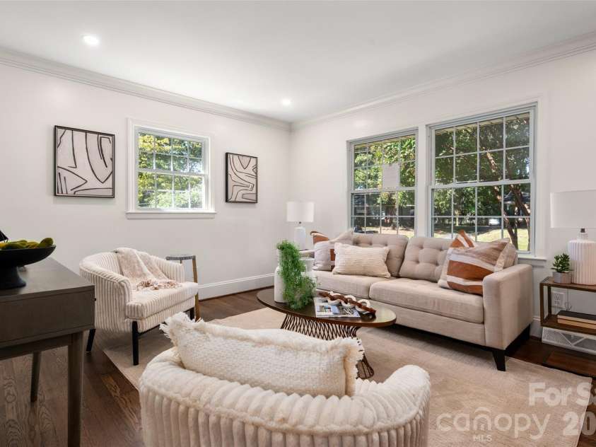 6929 Thorncliff Drive, Charlotte, NC 28210.  MLS# CAR4429691, YatesRealty ID 54010. 