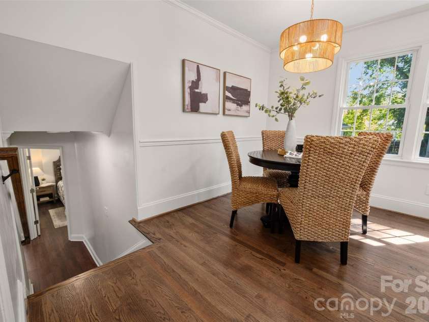 6929 Thorncliff Drive, Charlotte, NC 28210.  MLS# CAR4429691, YatesRealty ID 54010. 
