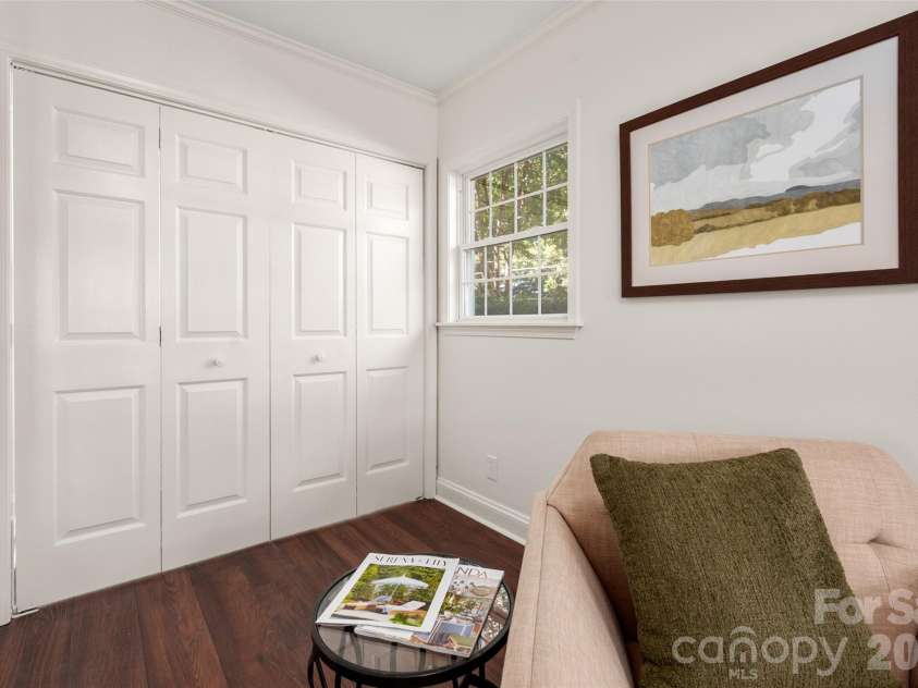 6929 Thorncliff Drive, Charlotte, NC 28210.  MLS# CAR4429691, YatesRealty ID 54010. 