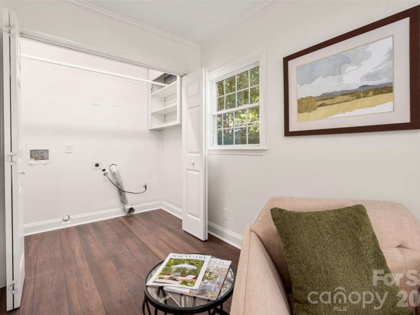 6929 Thorncliff Drive, Charlotte, NC 28210.  MLS# CAR4429691, YatesRealty ID 54010. 