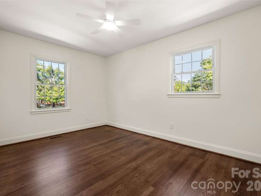 6929 Thorncliff Drive, Charlotte, NC 28210.  MLS# CAR4429691, YatesRealty ID 54010. 