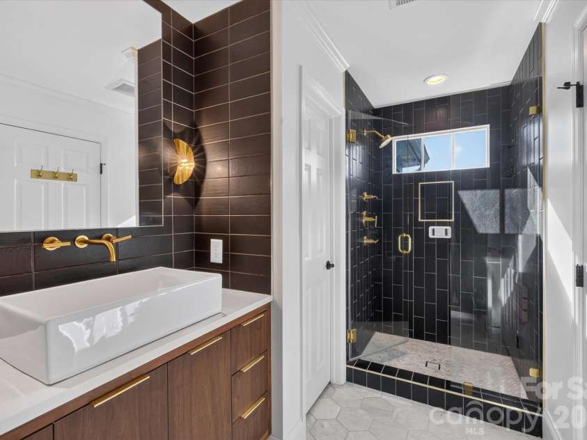 9613 Marvin School Road, Waxhaw, NC 28173.  MLS# CAR4425425, YatesRealty ID 54011. 