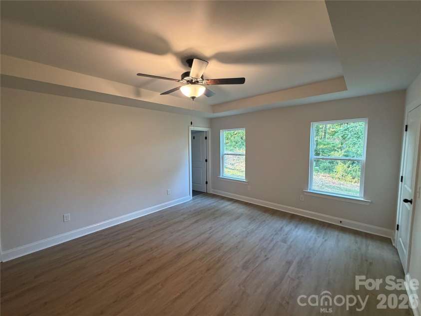 552 Carolyn Lane, Charlotte, NC 28213.  MLS# CAR4426145, YatesRealty ID 54013. 