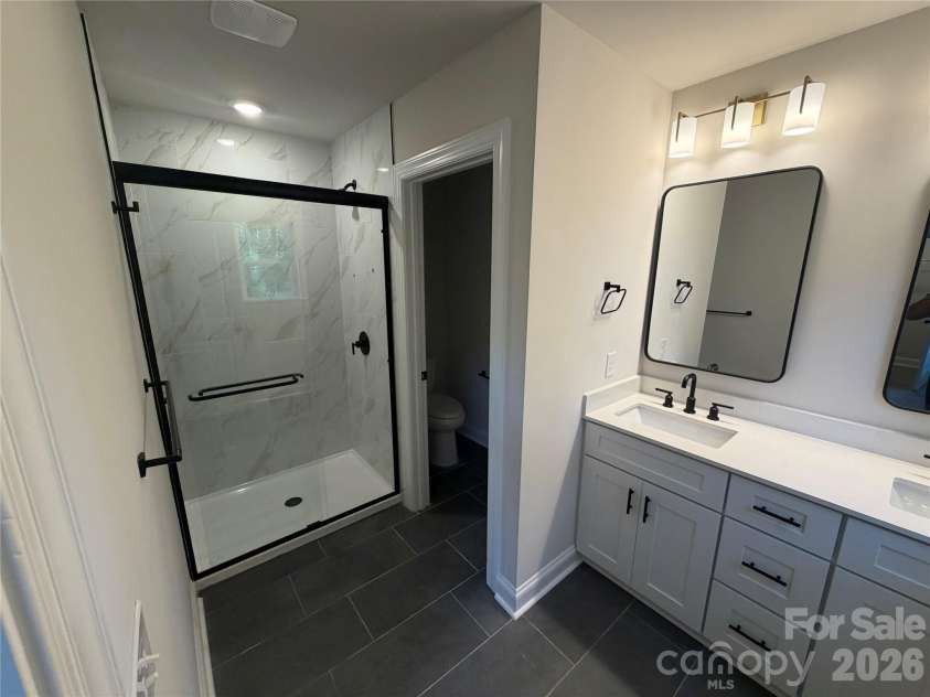 552 Carolyn Lane, Charlotte, NC 28213.  MLS# CAR4426145, YatesRealty ID 54013. 
