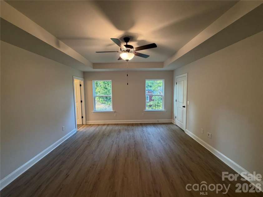 552 Carolyn Lane, Charlotte, NC 28213.  MLS# CAR4426145, YatesRealty ID 54013. 