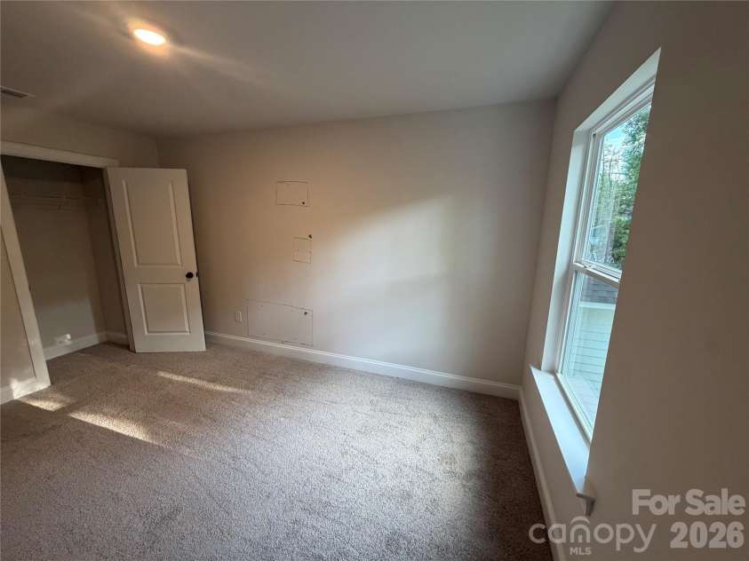 552 Carolyn Lane, Charlotte, NC 28213.  MLS# CAR4426145, YatesRealty ID 54013. 