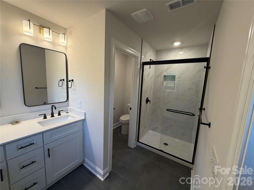 552 Carolyn Lane, Charlotte, NC 28213.  MLS# CAR4426145, YatesRealty ID 54013. 