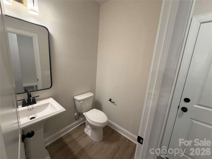 552 Carolyn Lane, Charlotte, NC 28213.  MLS# CAR4426145, YatesRealty ID 54013. 