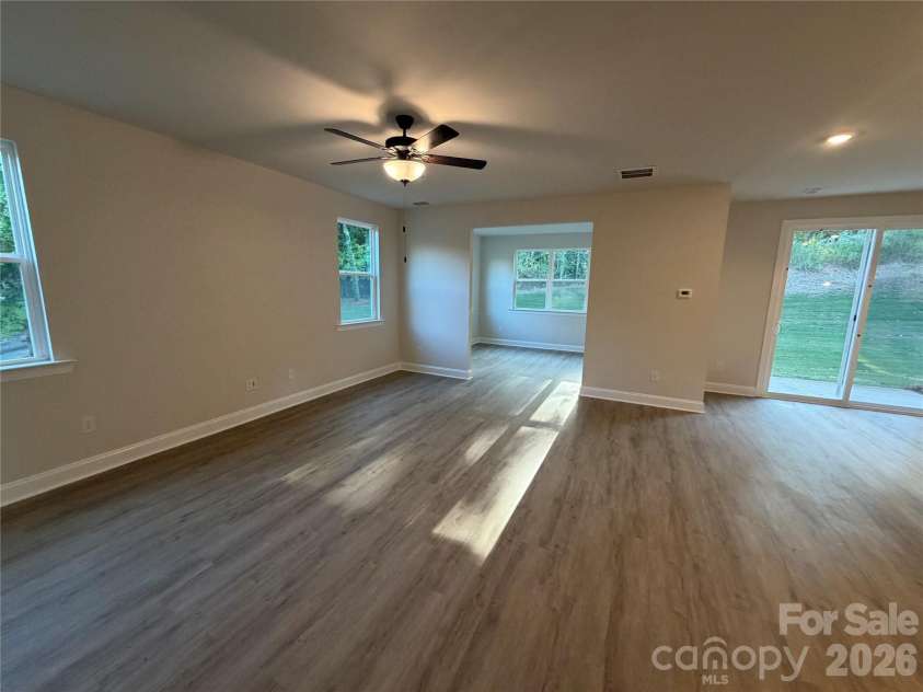 552 Carolyn Lane, Charlotte, NC 28213.  MLS# CAR4426145, YatesRealty ID 54013. 
