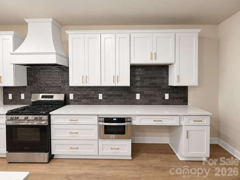 552 Carolyn Lane, Charlotte, NC 28213.  MLS# CAR4426145, YatesRealty ID 54013. 