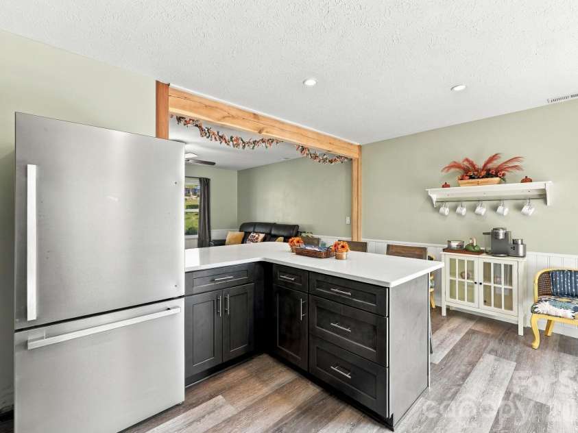 204 Oakdale Road, Waynesville, NC 28786.  MLS# CAR4428185, YatesRealty ID 54015. 