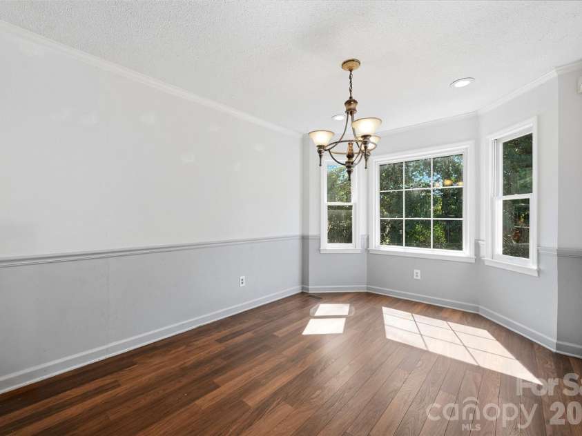 2351 Ellerbe Drive, Kannapolis, NC 28083.  MLS# CAR4430208, YatesRealty ID 54016. Breakfast nook with bay window