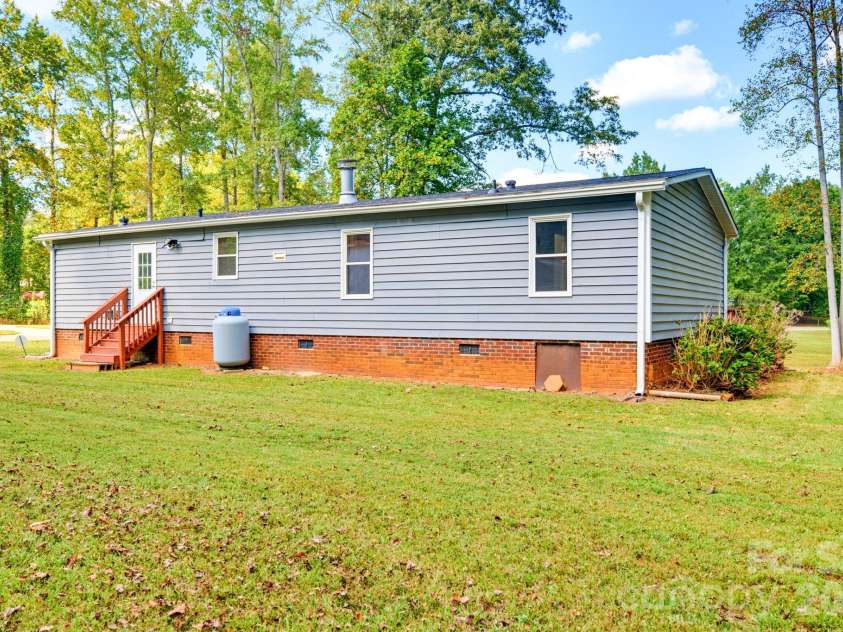 5119 Pine Springs Drive, Bessemer City, NC 28016.  MLS# CAR4430014, YatesRealty ID 54018. 
