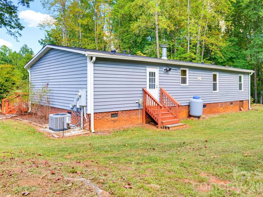 5119 Pine Springs Drive, Bessemer City, NC 28016.  MLS# CAR4430014, YatesRealty ID 54018. 