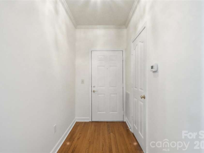 16406 Redstone Mountain Lane, Charlotte, NC 28277.  MLS# CAR4429830, YatesRealty ID 54019. Condo entrance hallway