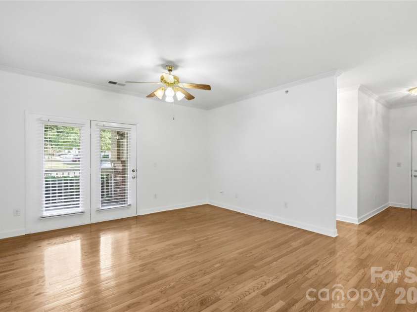 16406 Redstone Mountain Lane, Charlotte, NC 28277.  MLS# CAR4429830, YatesRealty ID 54019. Main living area