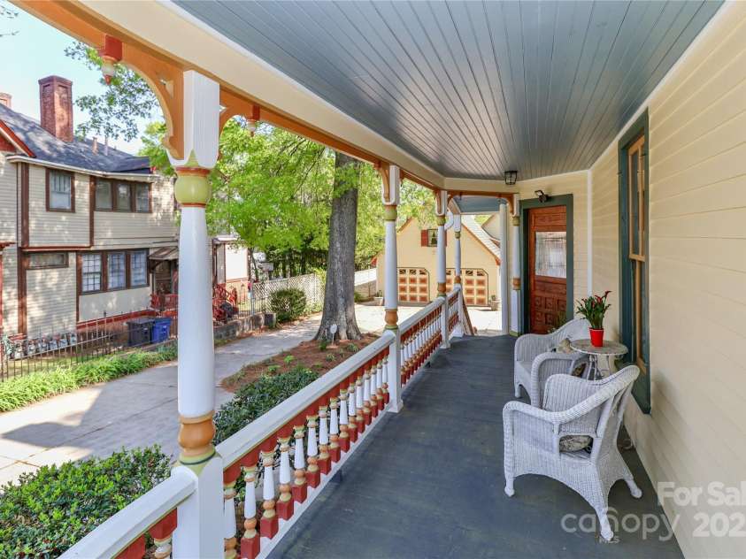 235 Walnut Street, Statesville, NC 28677.  MLS# CAR4134450, YatesRealty ID 5402. 