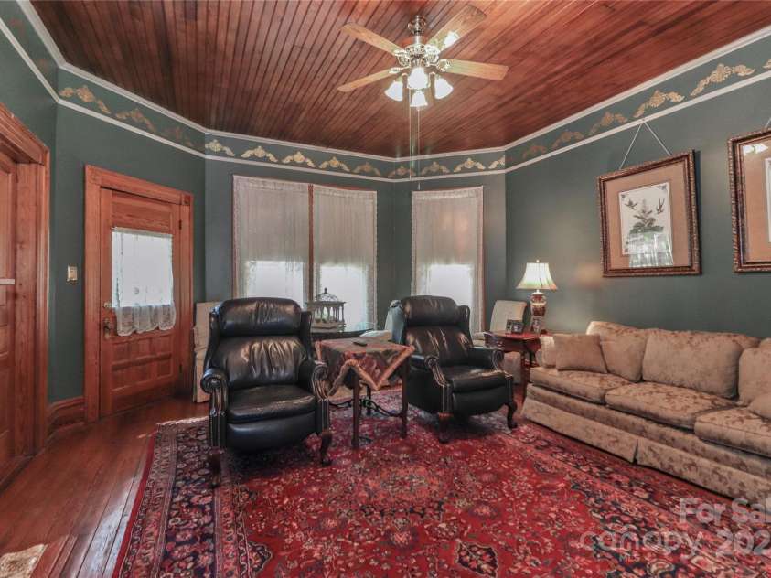 235 Walnut Street, Statesville, NC 28677.  MLS# CAR4134450, YatesRealty ID 5402. 