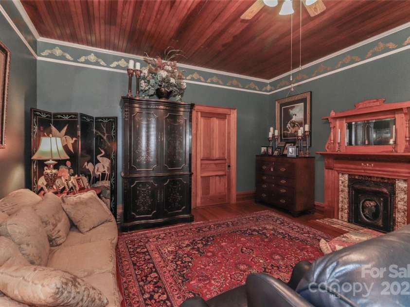 235 Walnut Street, Statesville, NC 28677.  MLS# CAR4134450, YatesRealty ID 5402. 