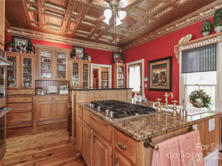 235 Walnut Street, Statesville, NC 28677.  MLS# CAR4134450, YatesRealty ID 5402. 