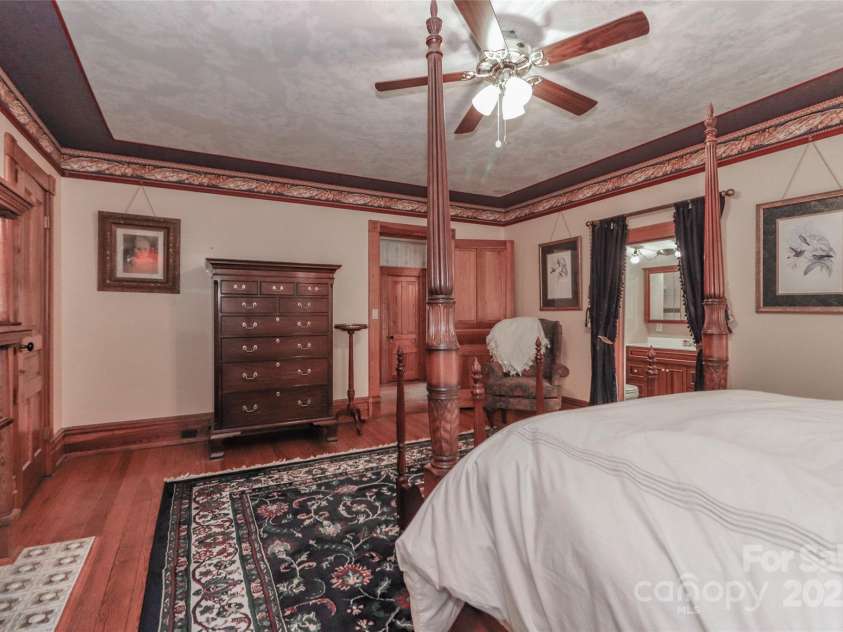 235 Walnut Street, Statesville, NC 28677.  MLS# CAR4134450, YatesRealty ID 5402. 