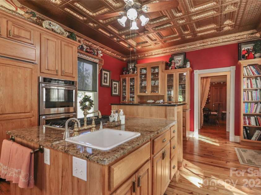 235 Walnut Street, Statesville, NC 28677.  MLS# CAR4134450, YatesRealty ID 5402. Built-In Refrigerator