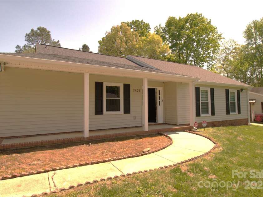 7428 beaufort Circle, Charlotte, NC 28227.  MLS# CAR4245860, YatesRealty ID 5402. 