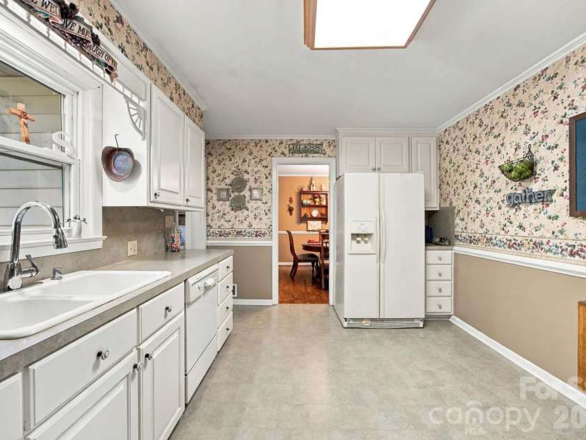 82 Henderson Street, Badin, NC 28009.  MLS# CAR4430106, YatesRealty ID 54020. 