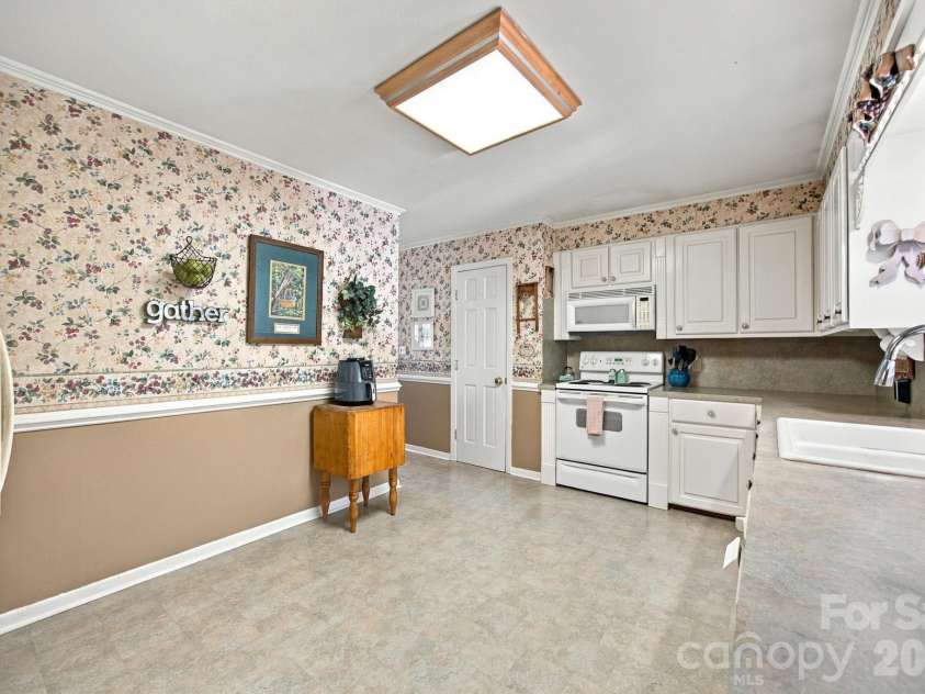 82 Henderson Street, Badin, NC 28009.  MLS# CAR4430106, YatesRealty ID 54020. 