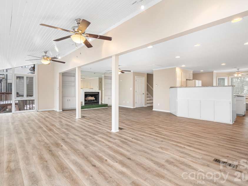 1126 Hanford Place, Concord, NC 28027.  MLS# CAR4430117, YatesRealty ID 54021. 