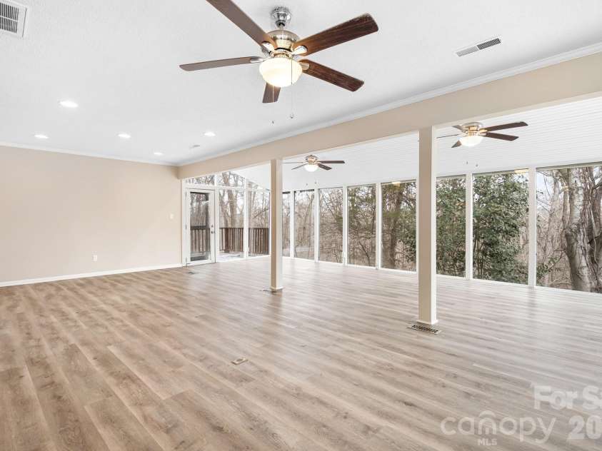 1126 Hanford Place, Concord, NC 28027.  MLS# CAR4430117, YatesRealty ID 54021. 