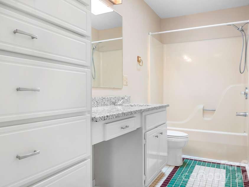 1126 Hanford Place, Concord, NC 28027.  MLS# CAR4430117, YatesRealty ID 54021. 