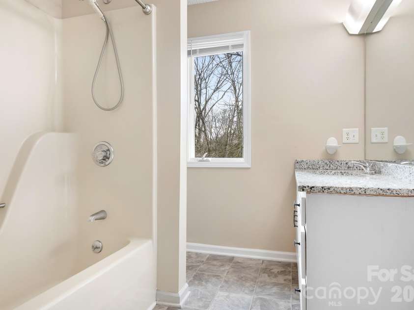 1126 Hanford Place, Concord, NC 28027.  MLS# CAR4430117, YatesRealty ID 54021. 