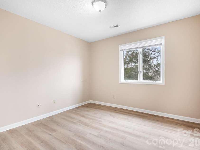 1126 Hanford Place, Concord, NC 28027.  MLS# CAR4430117, YatesRealty ID 54021. 