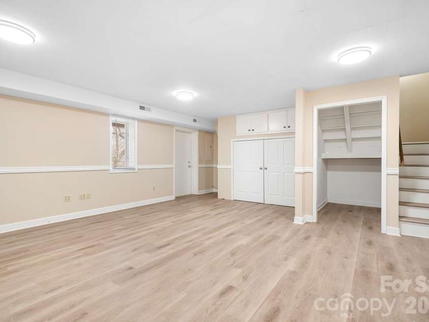 1126 Hanford Place, Concord, NC 28027.  MLS# CAR4430117, YatesRealty ID 54021. 