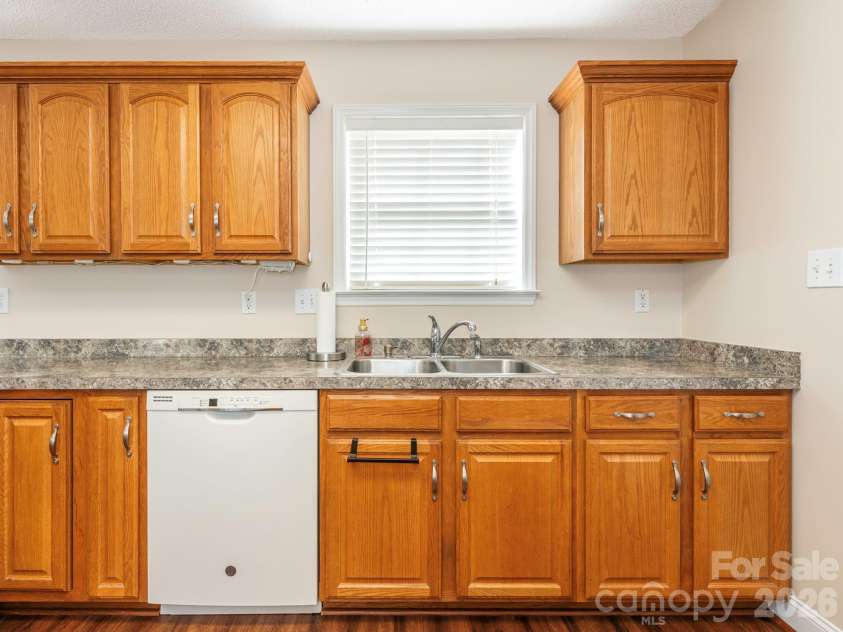 8415 Quail Hollow Drive, Harrisburg, NC 28075.  MLS# CAR4424111, YatesRealty ID 54022. 