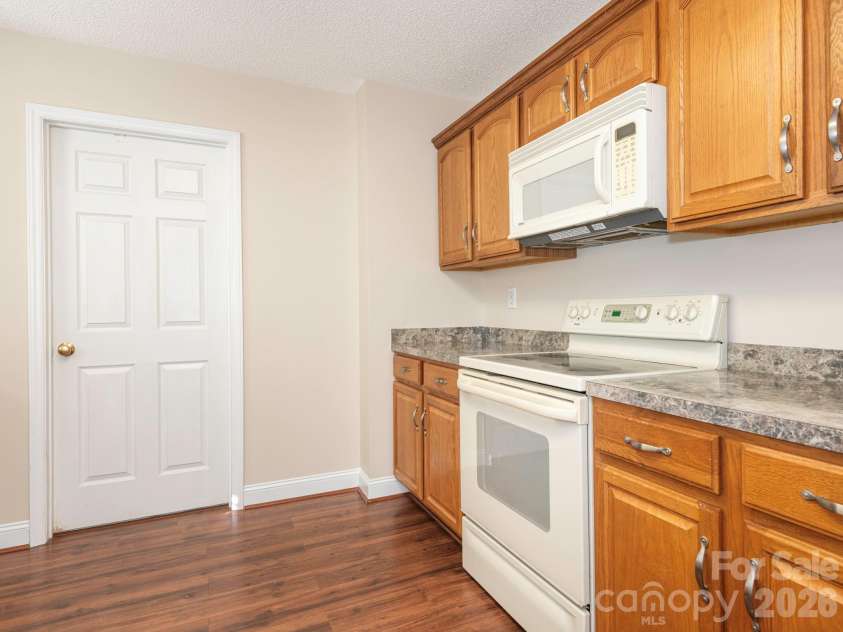 8415 Quail Hollow Drive, Harrisburg, NC 28075.  MLS# CAR4424111, YatesRealty ID 54022. 